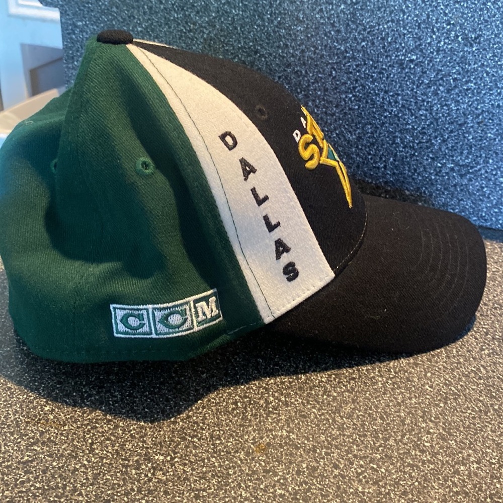 Dallas Stars hat - Picture 4 of 7